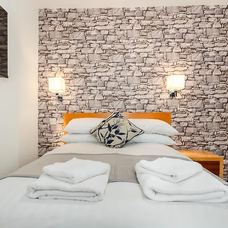 The Kellbank Hotel 3*